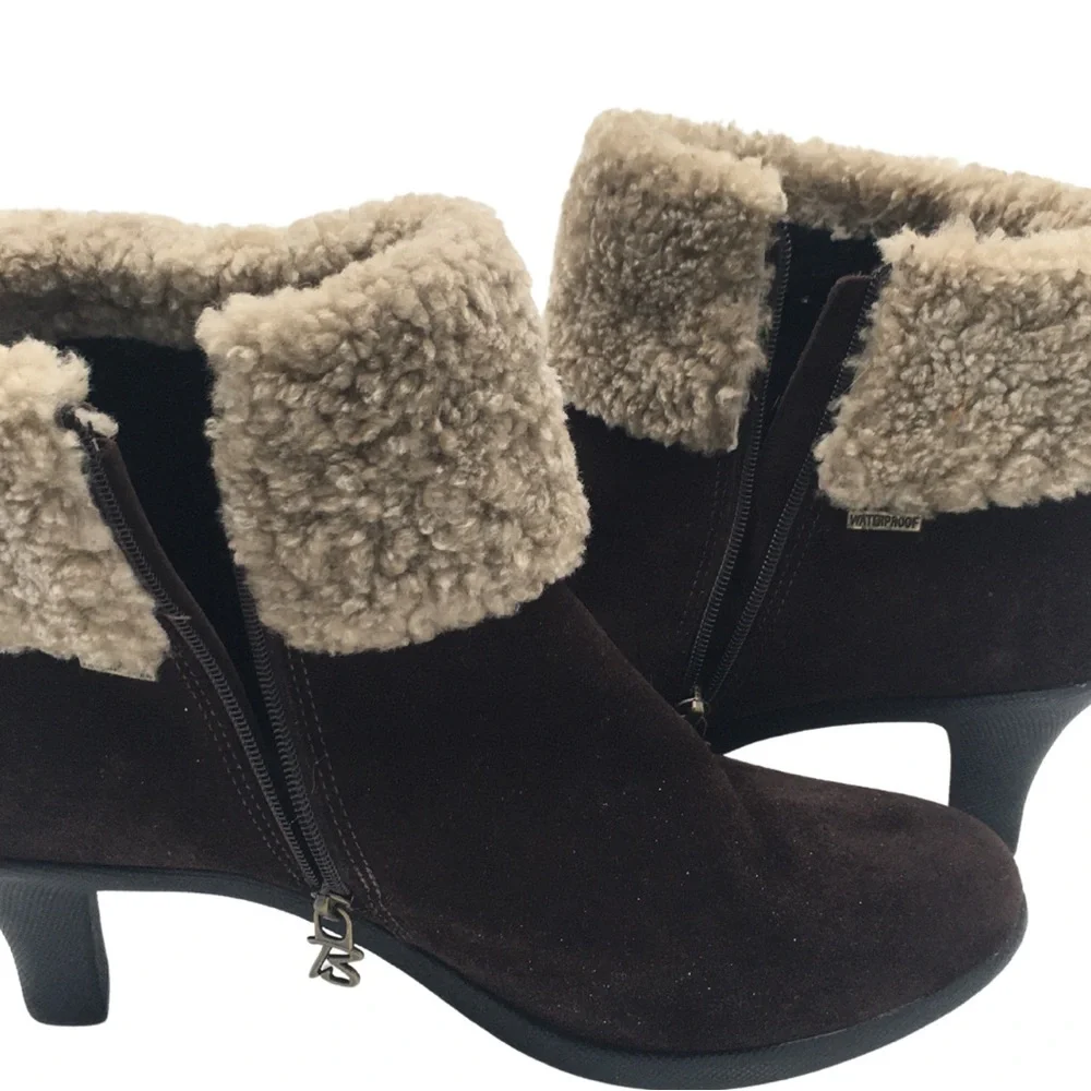 Brilliant Brown Suede Waterproof Faux Fur Heeled Ankle Boots size 9